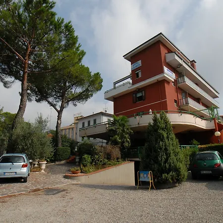Ξενοδοχείο La Querceta 3*